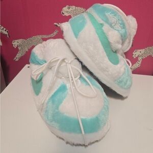 Cozy White and Teal Plush Sneakers Slippers EUC